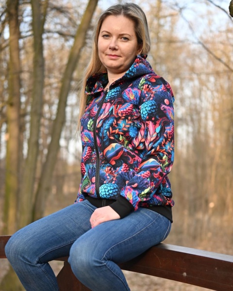 Bluza, której nie ma drugiej – Neonowa Dżungla