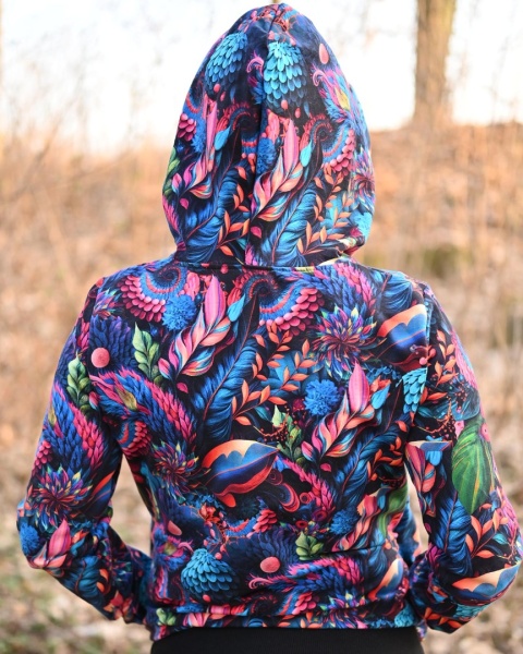 Bluza, której nie ma drugiej – Neonowa Dżungla